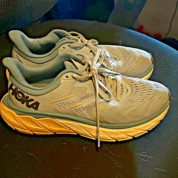 Hoka One One Shoes - Hoka Women's Arahi Running Shoes Blue Size 6.5B